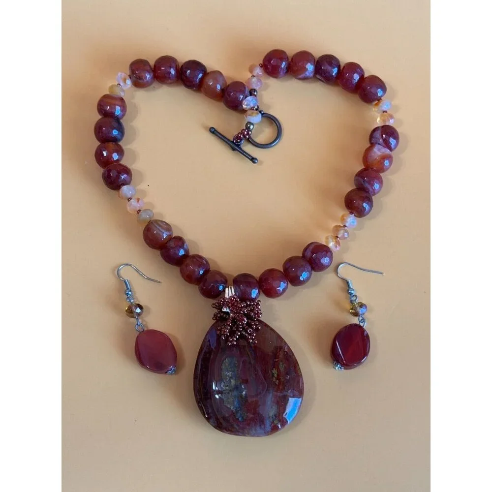 Gorgeous Carnelian Pendant on Carnlian and Orca Agate Strand Necklace w/Earrings - Picture 11 of 13